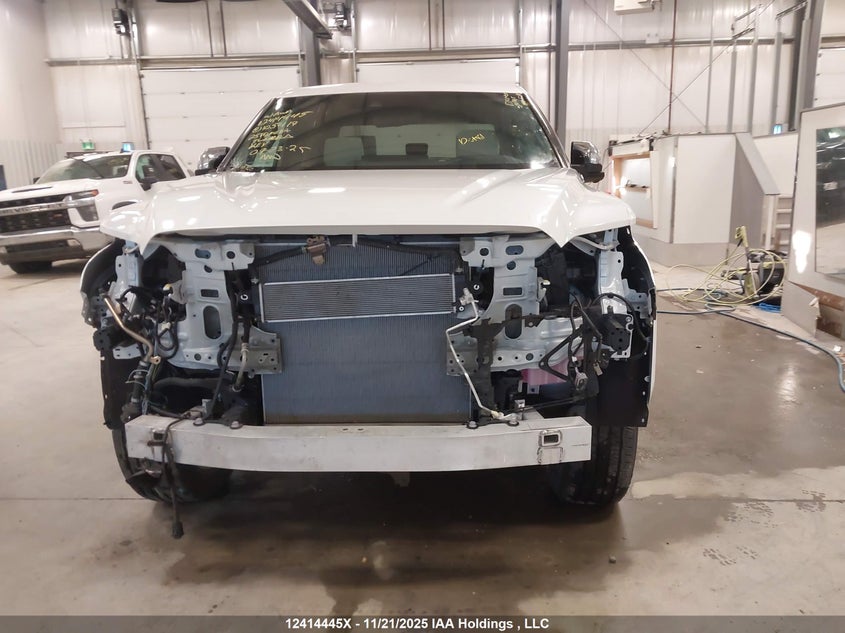 2025 Toyota Tundra Hybrid Capstone 4X4 VIN: 5TFVC5DB1SX105419 Lot: 12414445X