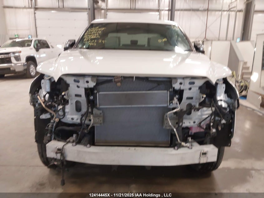 2025 Toyota Tundra Hybrid Capstone 4X4 VIN: 5TFVC5DB1SX105419 Lot: 12414445X