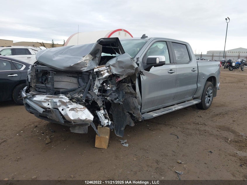 2GCUDDED1R1190207 2024 CHEVROLET SILVERADO photo no. 2