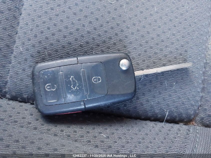 2007 Volkswagen Rabbit VIN: WVWCR71K17W274732 Lot: 12462237