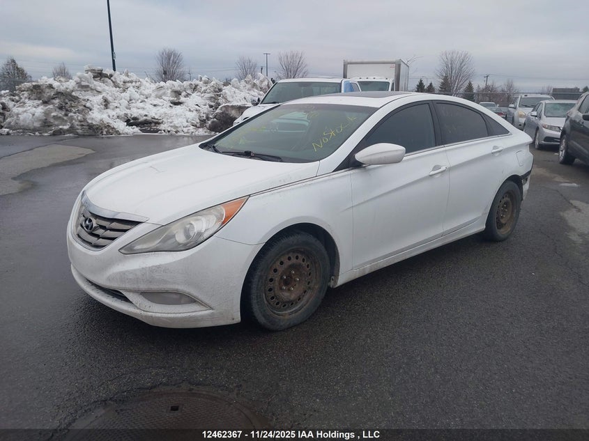5NPEB4AC8BH053616 2011 HYUNDAI SONATA photo no. 2