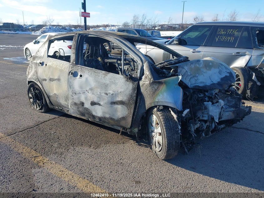 VNKKTUD39EA005136 2014 TOYOTA YARIS photo no. 9