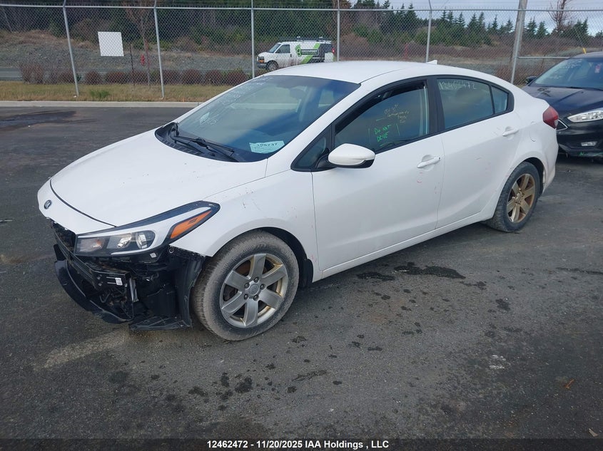 3KPFL4A7XJE281933 2018 KIA FORTE photo no. 2