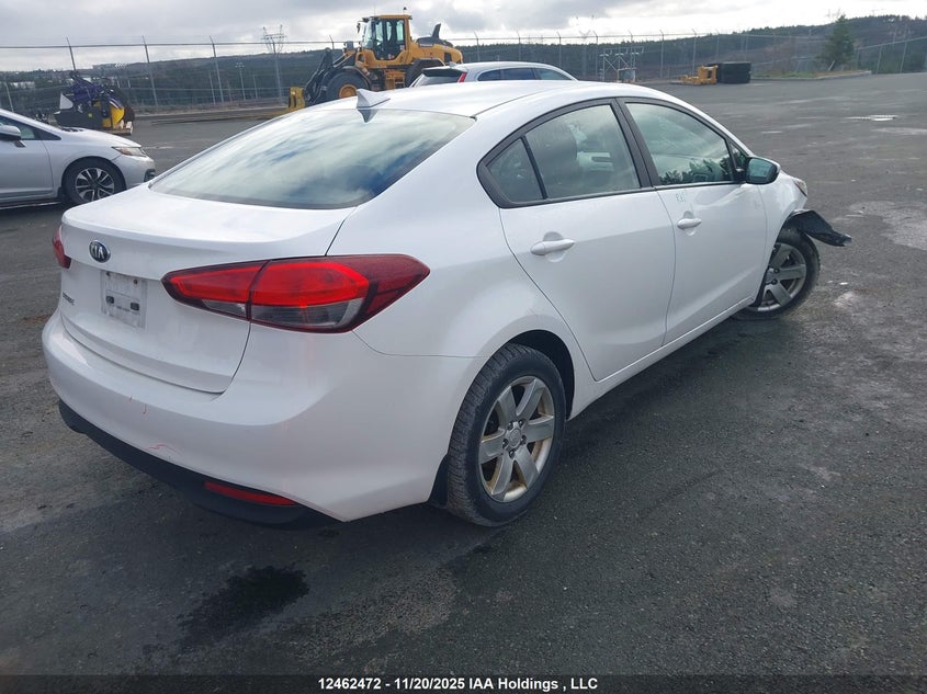 3KPFL4A7XJE281933 2018 KIA FORTE photo no. 4