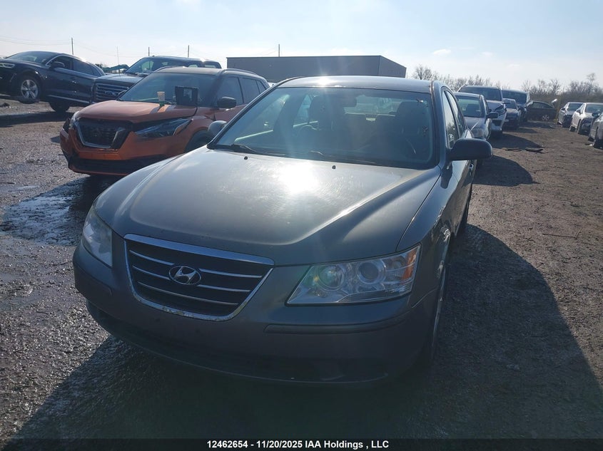 5NPET4AC0AH636113 2010 HYUNDAI SONATA photo no. 2