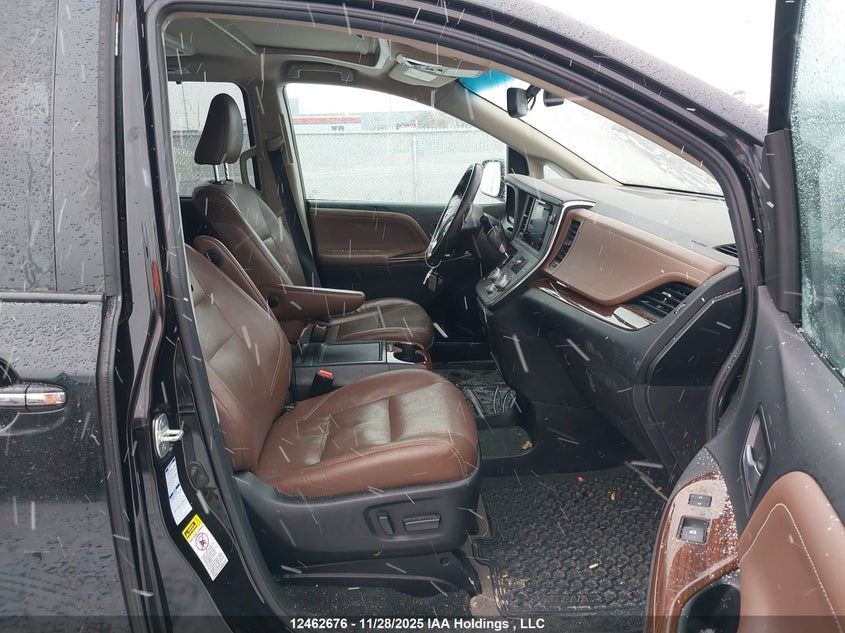 5TDDK3DC3FS105381 2015 TOYOTA SIENNA photo no. 5
