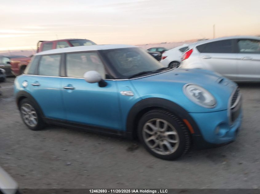 2016 Mini 5 Door Cooper S VIN: WMWXU3C5XG2B67251 Lot: 12462693