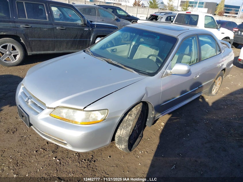 1HGCG16632A801580 2002 HONDA ACCORD photo no. 2