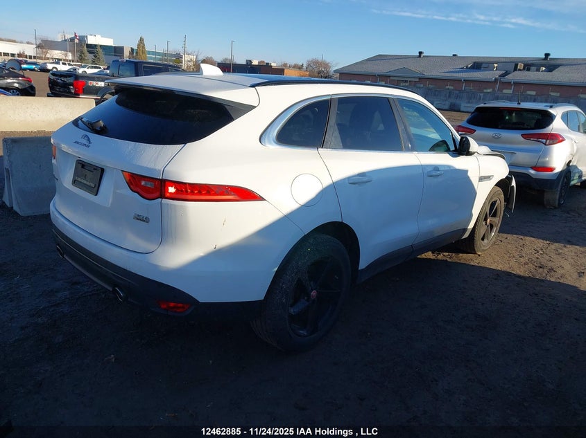 SADCK2BV1HA060438 2017 JAGUAR F-PACE photo no. 4