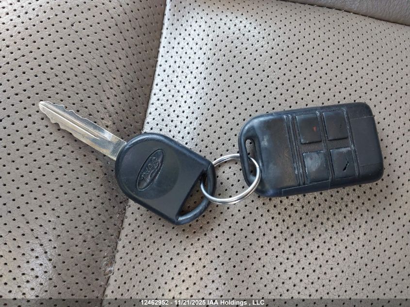 2005 Ford Escape Limited VIN: 1FMYU94105KA67588 Lot: 12462952