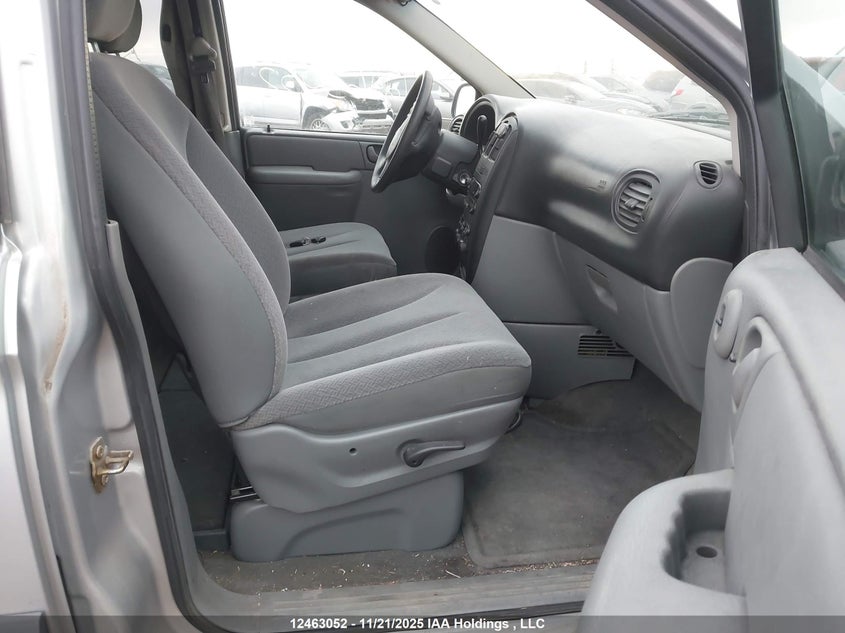 1D4GP24R26B667442 2006 CHRYSLER GRAND CARAVAN photo no. 5