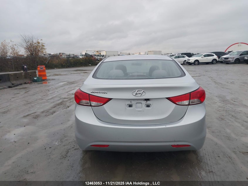 5NPDH4AEXBH024985 2011 HYUNDAI ELANTRA photo no. 16