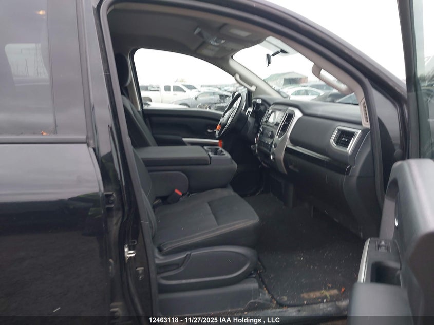 1N6AA1EJ3JN515777 2018 NISSAN TITAN photo no. 5