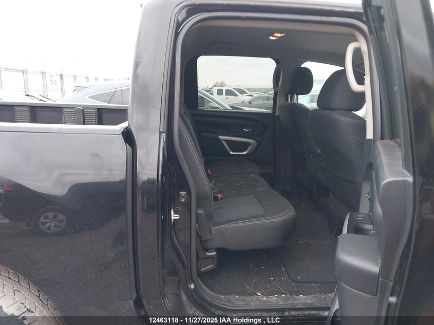 1N6AA1EJ3JN515777 2018 NISSAN TITAN photo no. 8