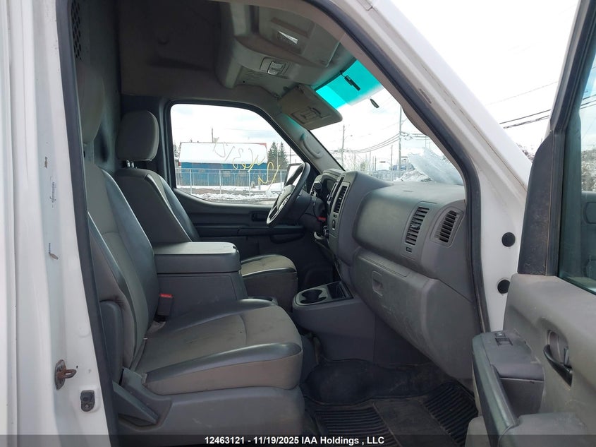 1N6AF0LY0HN809112 2017 NISSAN NV photo no. 5