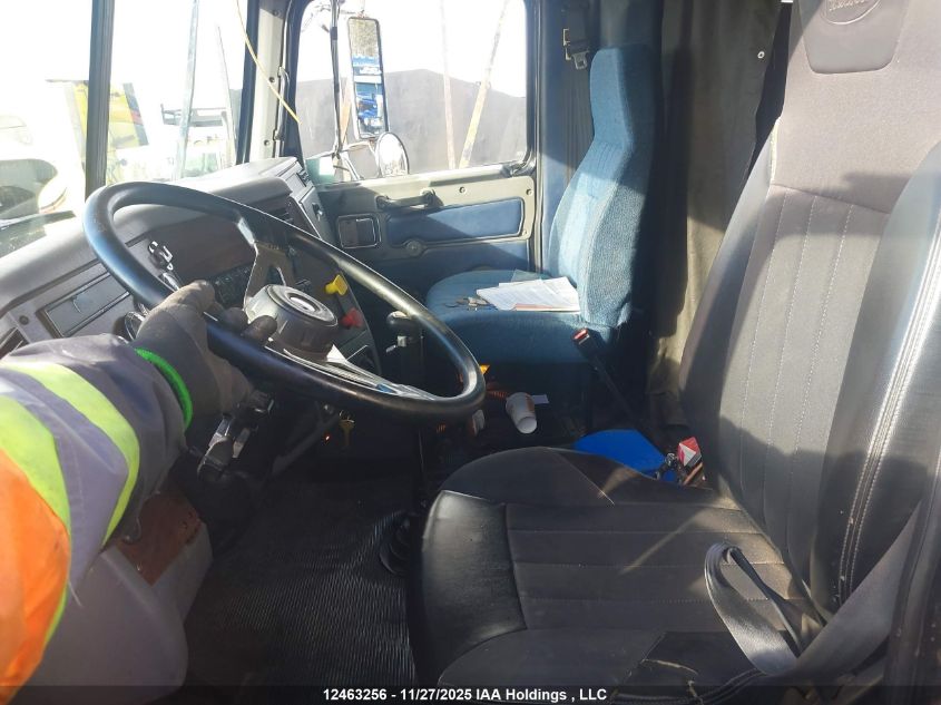 2001 Western Star/Auto Car Conventional 4900 VIN: 2WKPDD3J31K970358 Lot: 12463256