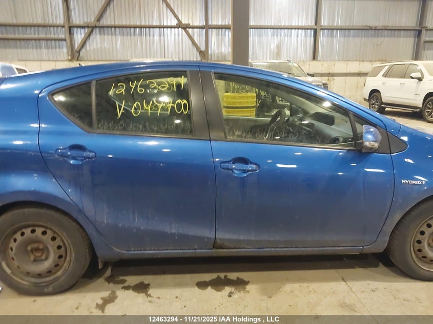 2013 Toyota Prius C VIN: JTDKDTB30D1047700 Lot: 12463294
