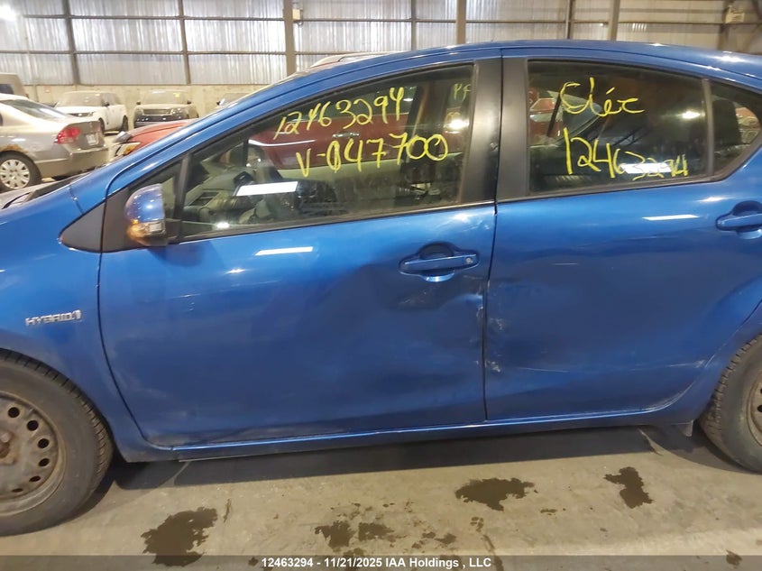 2013 Toyota Prius C VIN: JTDKDTB30D1047700 Lot: 12463294