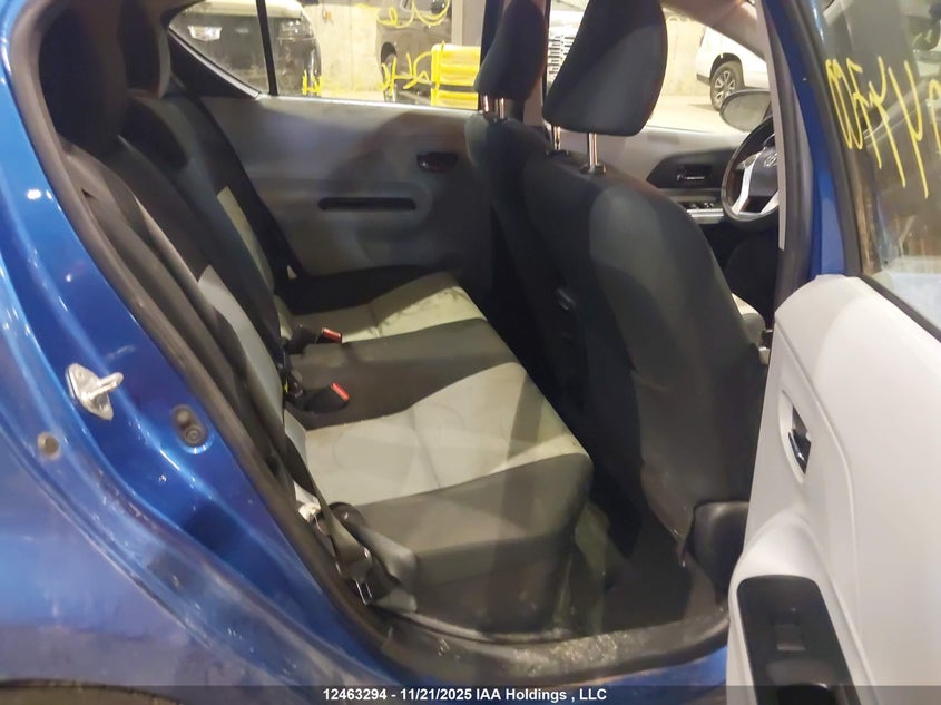 2013 Toyota Prius C VIN: JTDKDTB30D1047700 Lot: 12463294