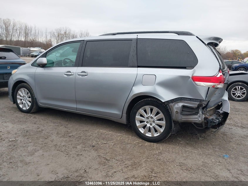 5TDDK3DC1CS035987 2012 TOYOTA SIENNA photo no. 3