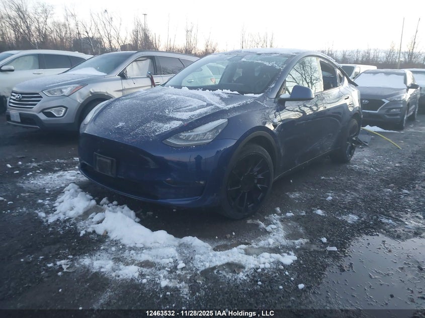 7SAYGDEE9NF425948 2022 TESLA MODEL Y photo no. 2