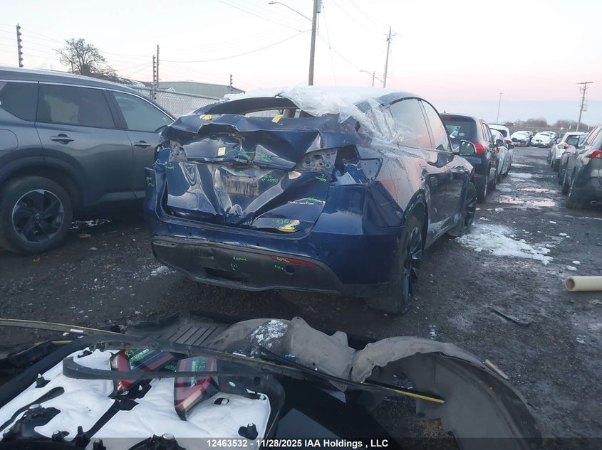 7SAYGDEE9NF425948 2022 TESLA MODEL Y photo no. 4