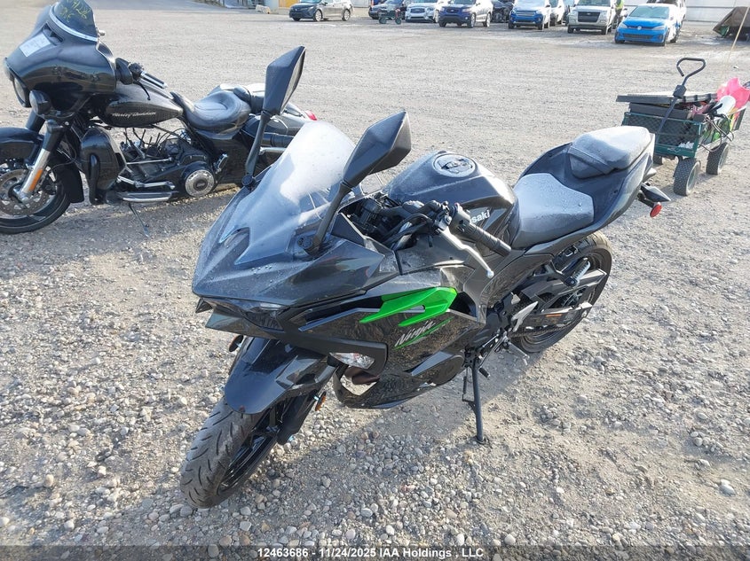 ML5EXGG1XSDA63303 2025 KAWASAKI NINJA photo no. 2