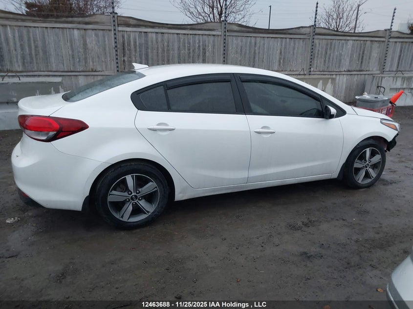 3KPFL4A73JE181690 2018 KIA FORTE photo no. 14