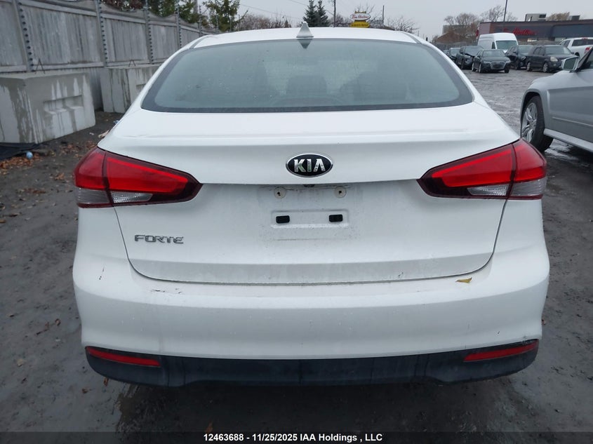 3KPFL4A73JE181690 2018 KIA FORTE photo no. 17