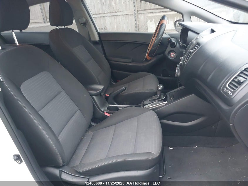 3KPFL4A73JE181690 2018 KIA FORTE photo no. 5