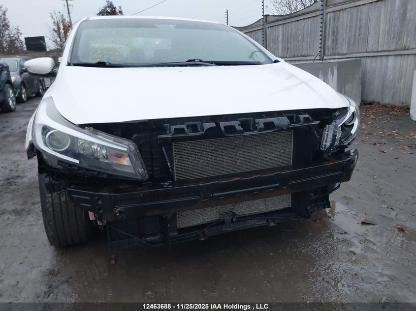 3KPFL4A73JE181690 2018 KIA FORTE photo no. 6