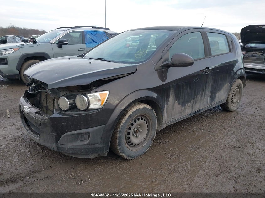 1G1JA6EH3D4257616 2013 CHEVROLET SONIC photo no. 2