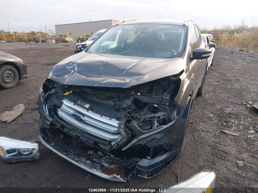 1FMCU0J96HUB11280 2017 FORD ESCAPE photo no. 2