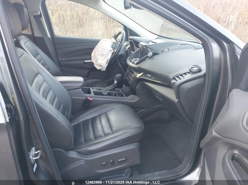 1FMCU0J96HUB11280 2017 FORD ESCAPE photo no. 5