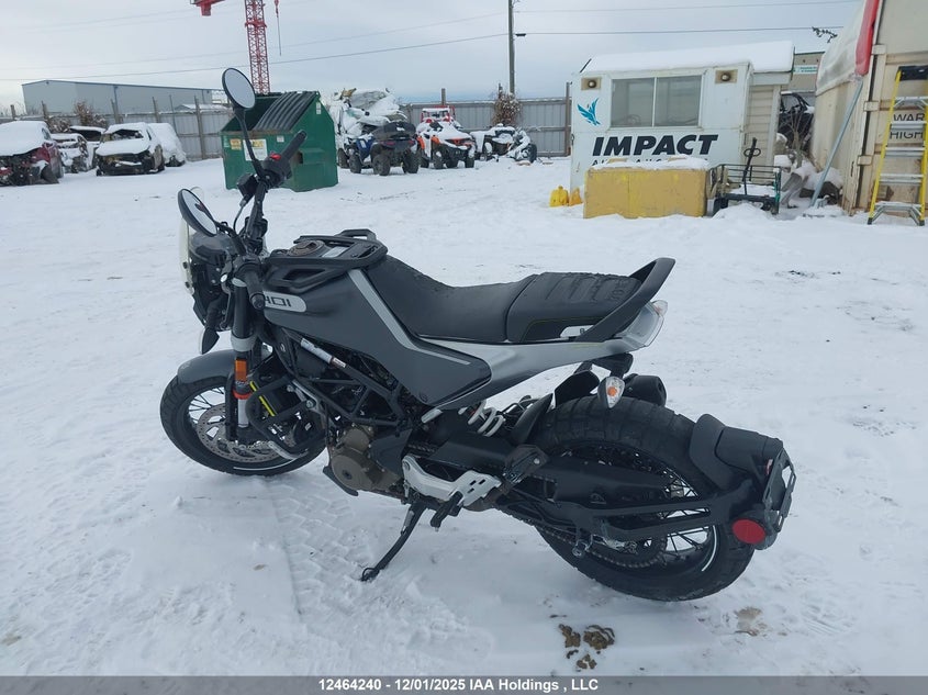 MD2JUJ40XMC277147 2021 HUSQVARNA SVARTPILEN photo no. 3