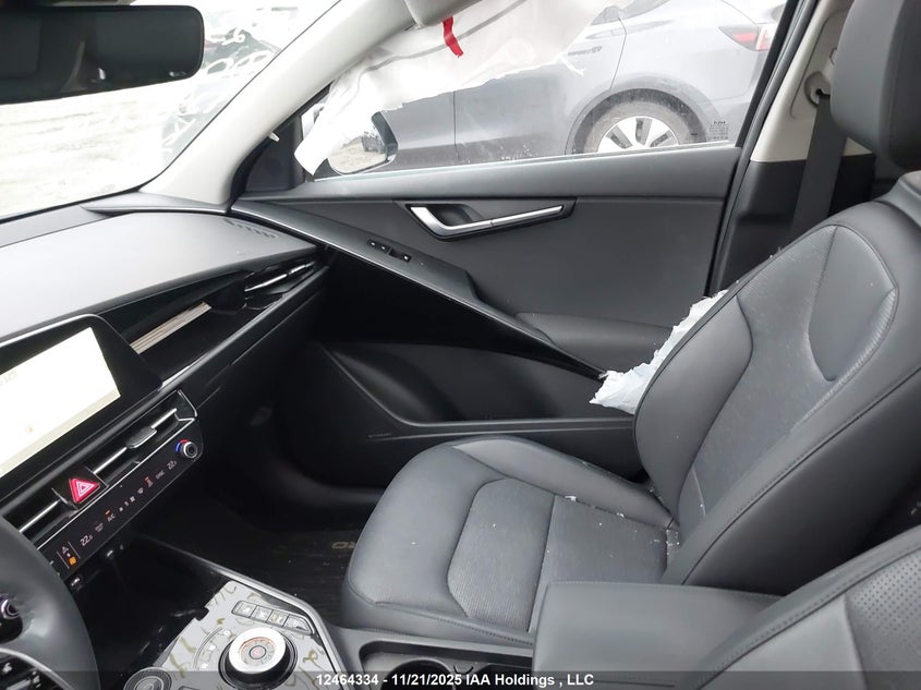 KNDCT3L17P5051941 2023 KIA NIRO photo no. 5