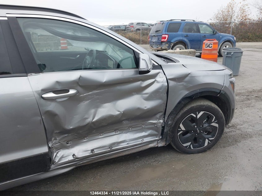 2023 Kia Niro Ev Limited/Limited W/Snow White Pearl Grey Exterior VIN: KNDCT3L17P5051941 Lot: 12464334