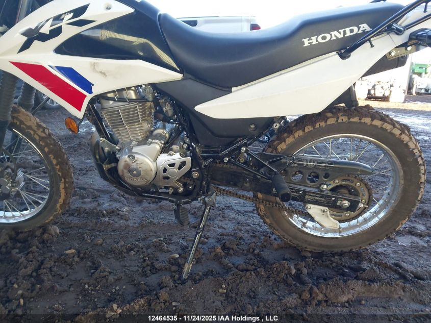 2025 Honda Xr150L P VIN: 3H1KD132XSD200329 Lot: 12464535