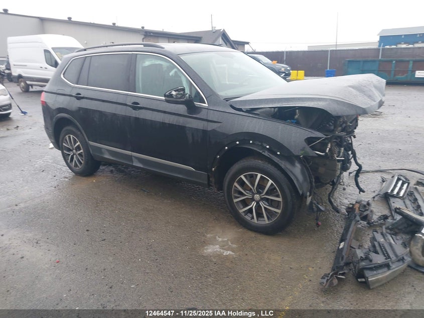 3VV2B7AX7JM216550 VOLKSWAGEN TIGUAN Photo 1