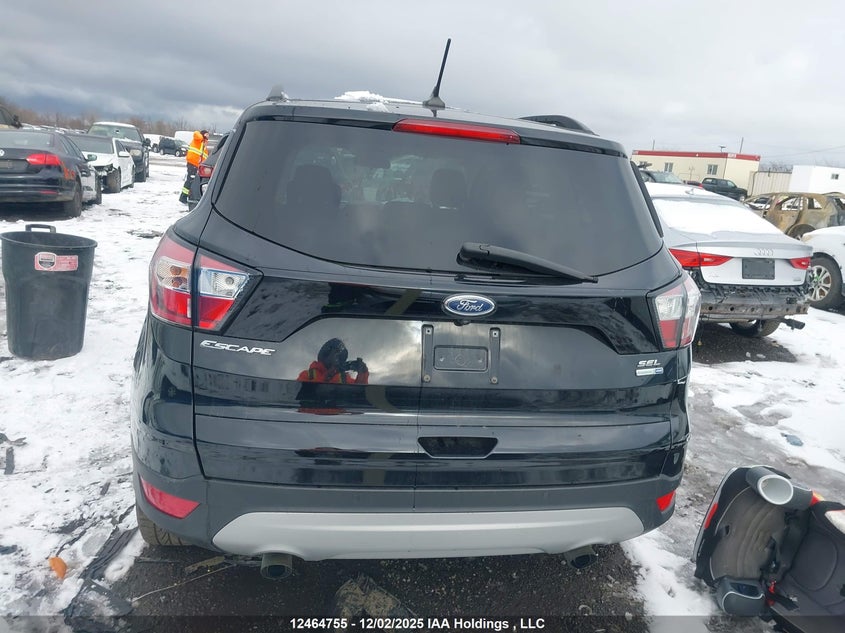 1FMCU9HD5JUA37774 2018 FORD ESCAPE photo no. 16