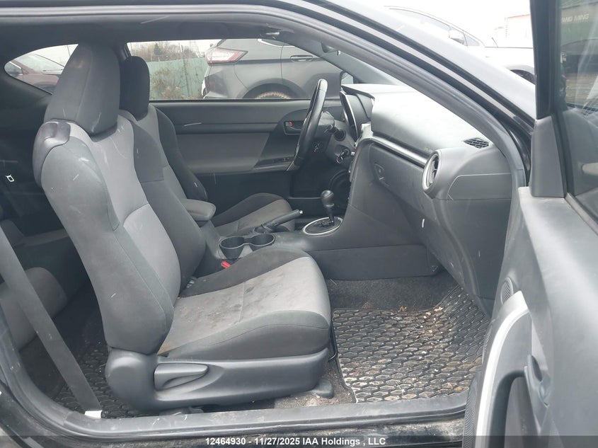 JTKJF5C7XE3072749 2014 SCION TC photo no. 5
