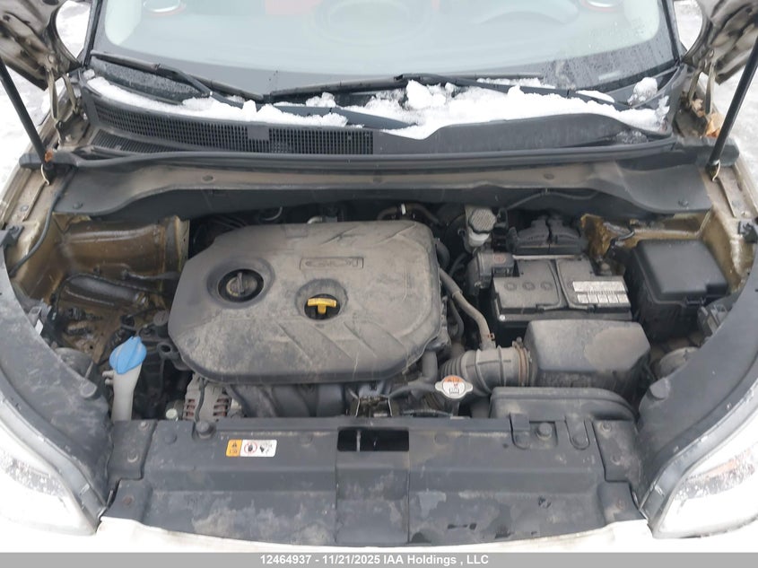 2014 Kia Soul Sx/Sx Luxury/Two-Tone Fathom Blue/White Special Edition/Two-Tone Inferno Red VIN: KNDJX3A55E7090904 Lot: 12464937