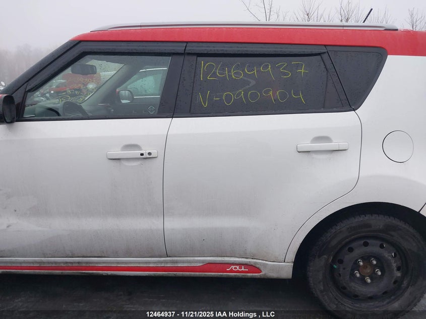 2014 Kia Soul Sx/Sx Luxury/Two-Tone Fathom Blue/White Special Edition/Two-Tone Inferno Red VIN: KNDJX3A55E7090904 Lot: 12464937