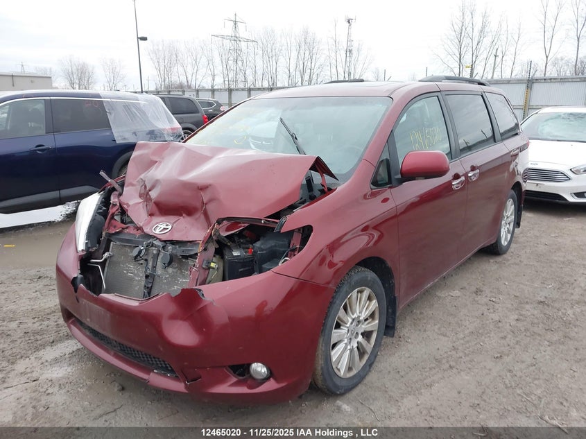 5TDDK3DC0BS008777 2011 TOYOTA SIENNA photo no. 2