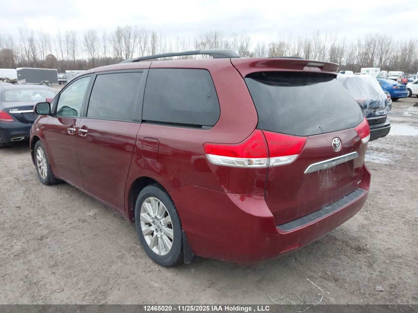 5TDDK3DC0BS008777 2011 TOYOTA SIENNA photo no. 3