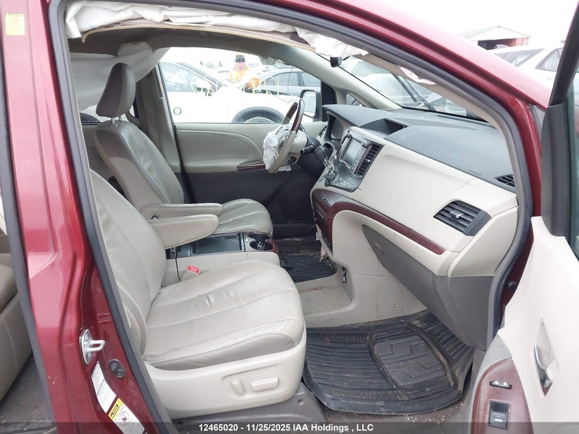5TDDK3DC0BS008777 2011 TOYOTA SIENNA photo no. 5