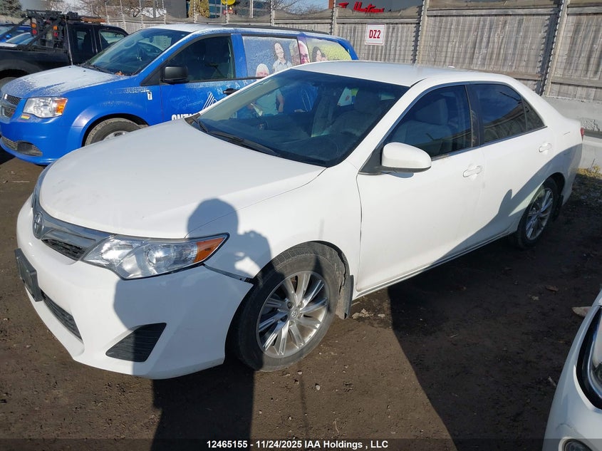 4T1BF1FK9EU363589 2014 TOYOTA CAMRY photo no. 2
