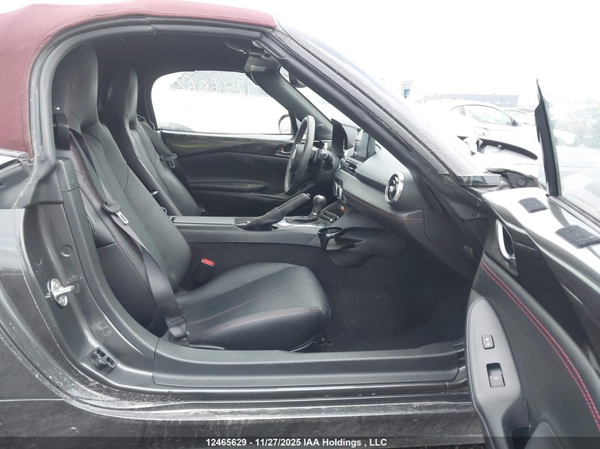 JM1NDAD70K0309719 2019 MAZDA MX-5 photo no. 5