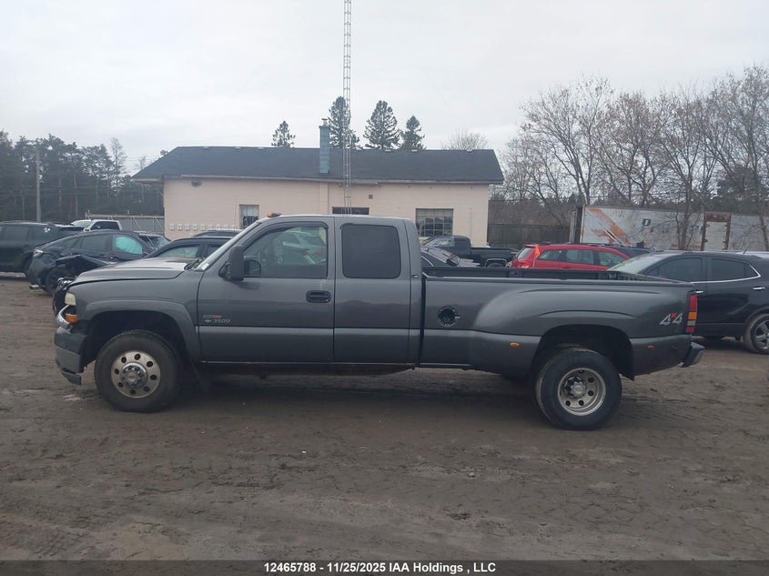 1GCJK39142E232098 2002 CHEVROLET  photo no. 15