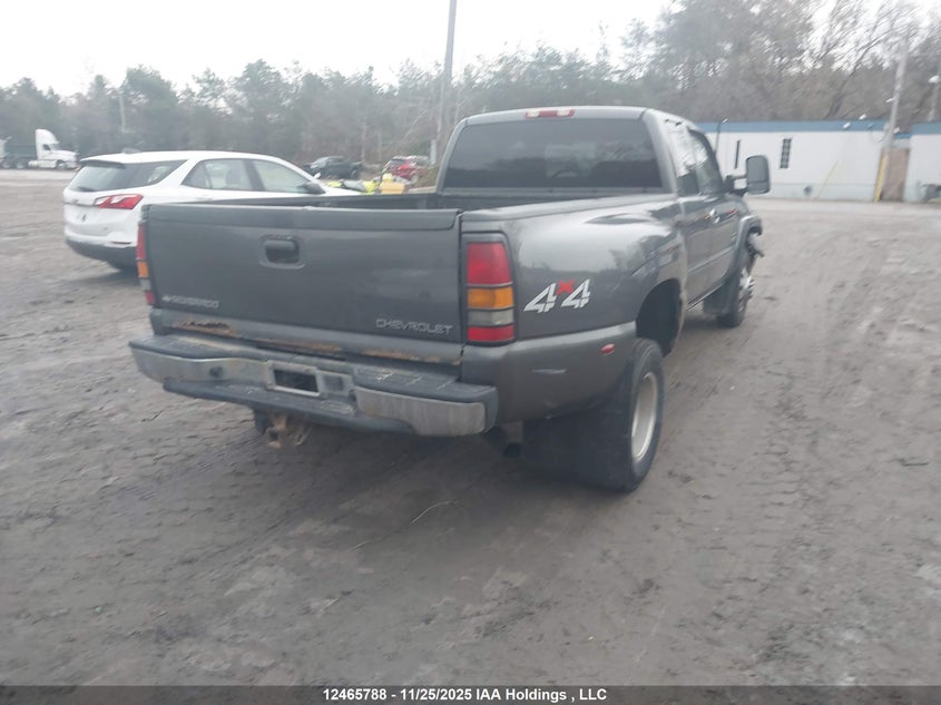 1GCJK39142E232098 2002 CHEVROLET  photo no. 4
